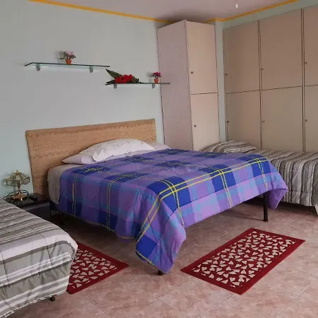 Adrj Bed & Breakfast *